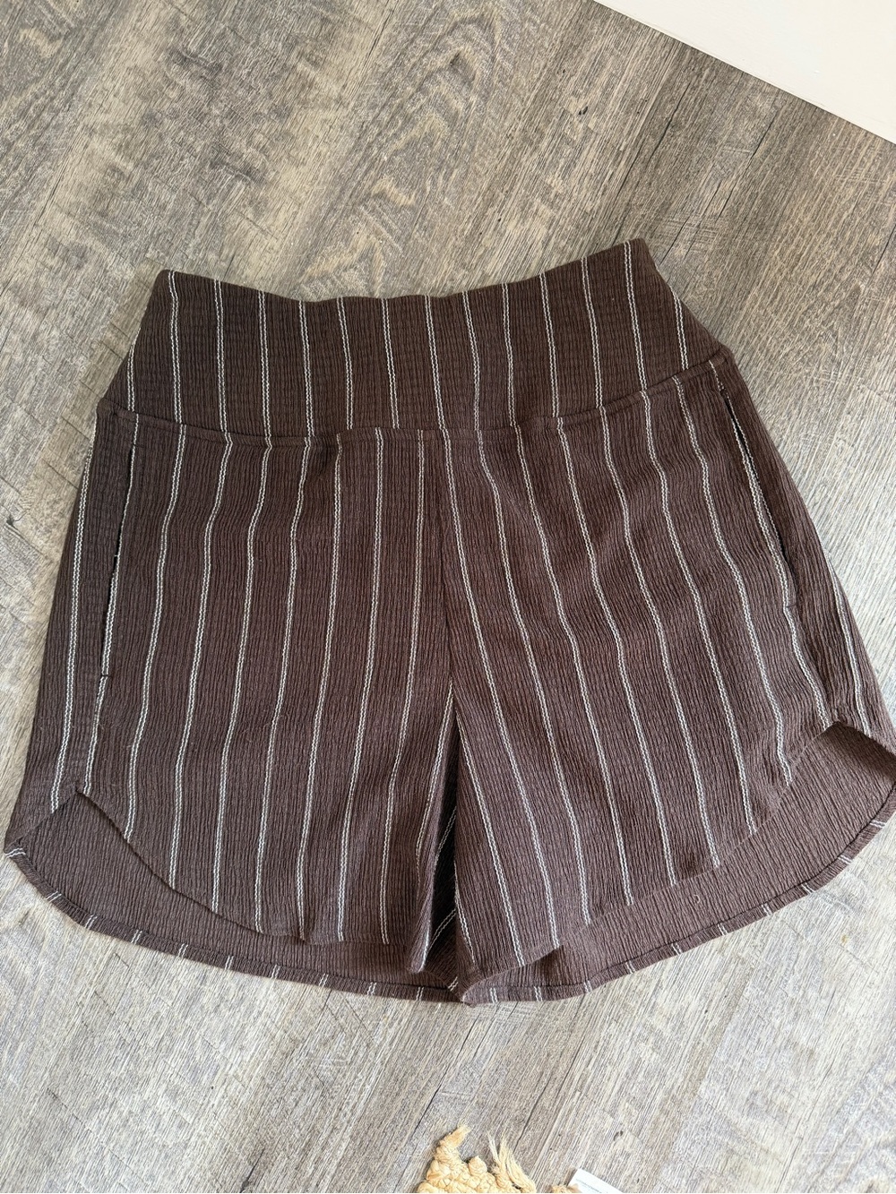 Halara Striped Brown Women's short